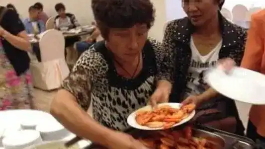 传播定价模型深度解析：猜疑链与真实世界注意力机制